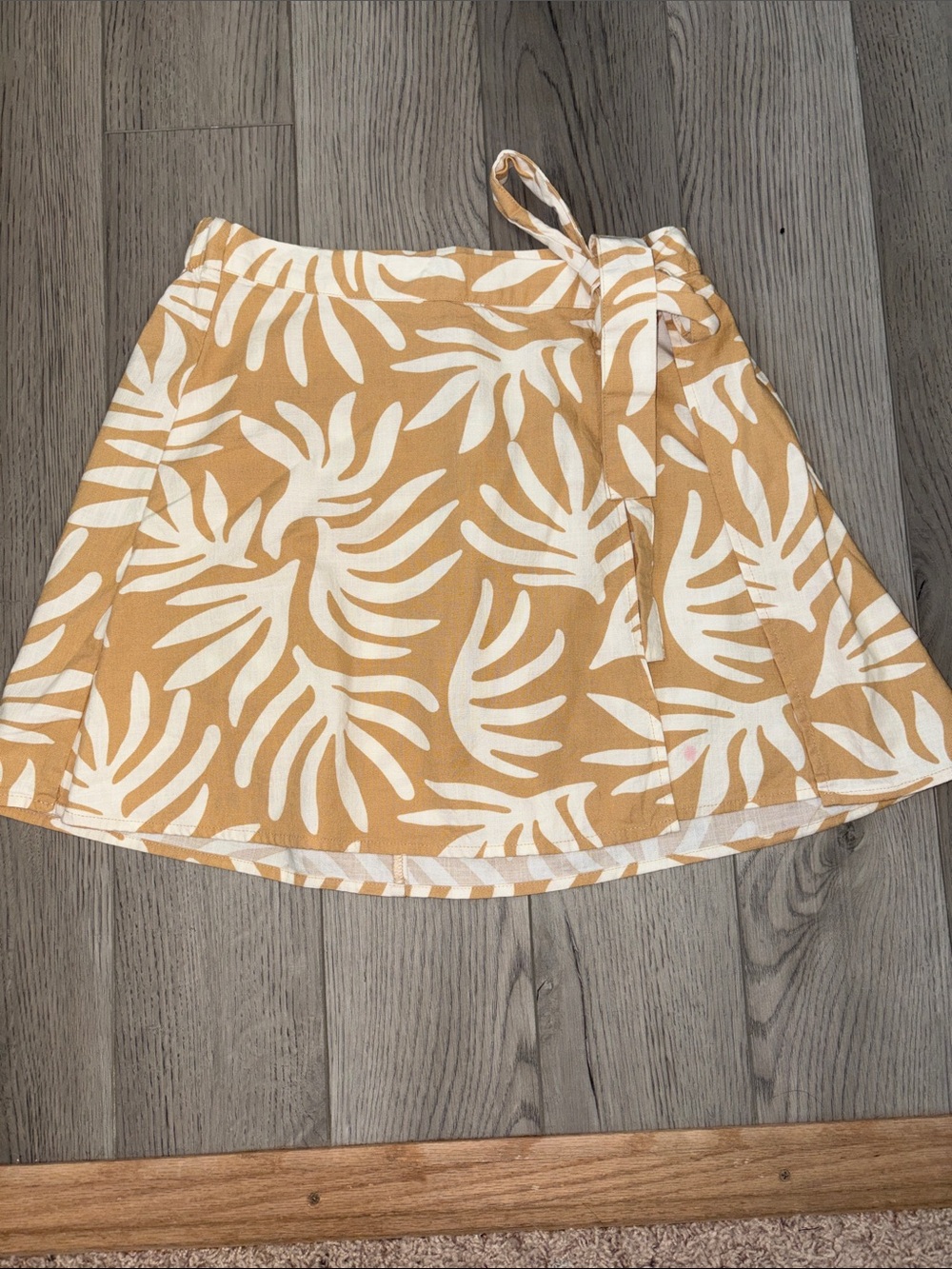 a new day Tan and Cream Leaf-Print Wrap Skirt